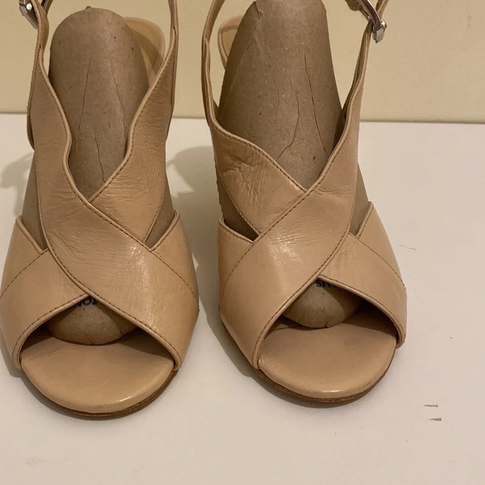 Michael Kors BECKY leather heels sandals . Size 9